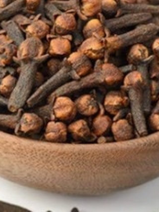 মুখে ঢোকান লবঙ্গ, ব্যস, খেলা শুরু