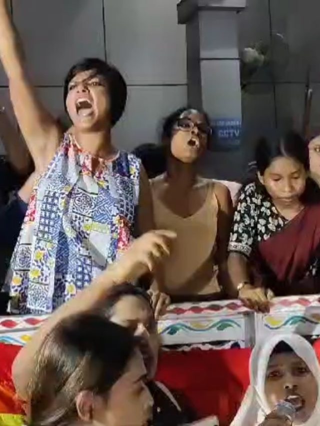 আরজি কর-কাণ্ডের প্রতিবাদে 'রাত দখল মেয়েদের', শহর থেকে জেলার ছবি