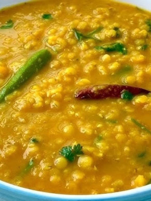 'যৌবনের পরশমণি' এই পাতা,  ডালের সঙ্গে মিশিয়ে খান