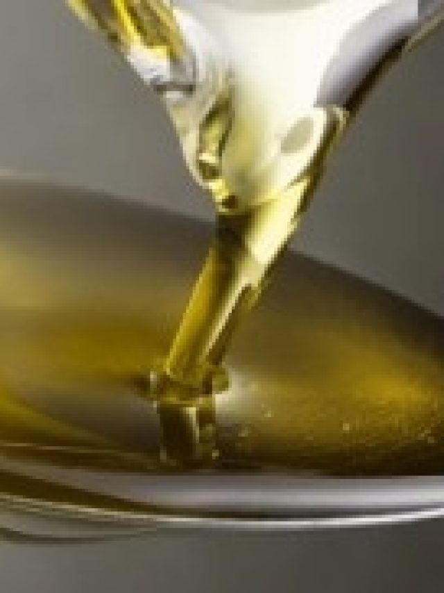 নারকেল তেলে ফেলুন এই ফুল, কালো কুচকুচে চুলের  বাগান হবে মাথায়