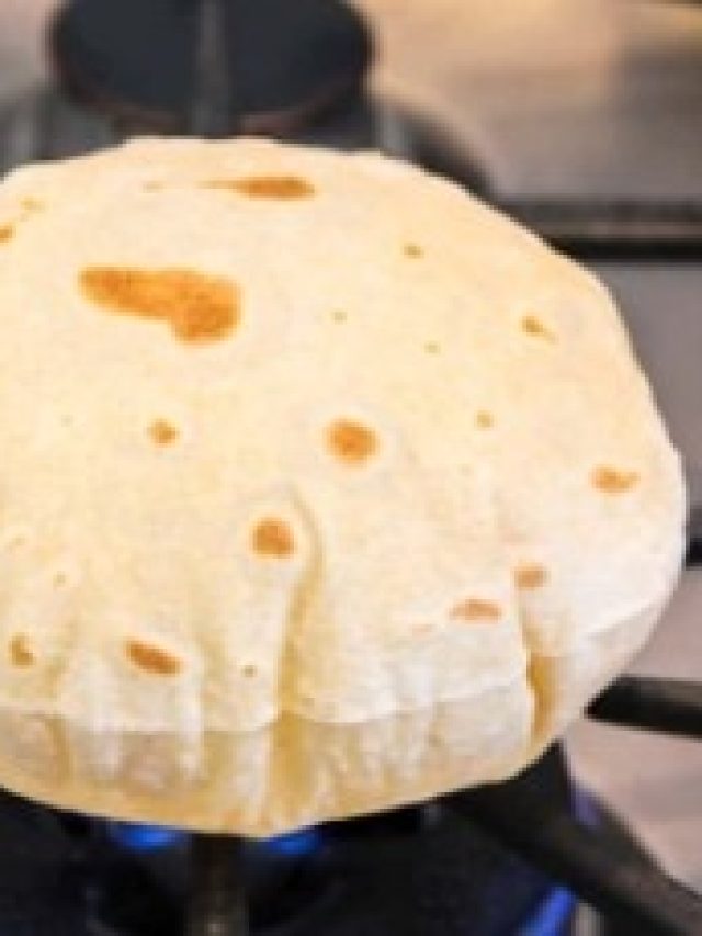 আটায় মেশান এই জিনিস, তাহলেই রুটি হবে নরম ও ফুলকো