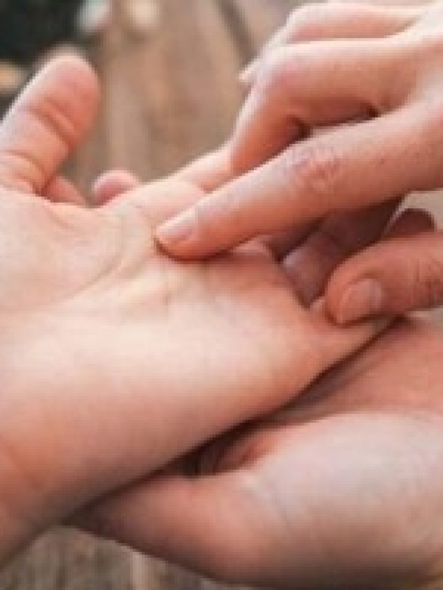 হাতে এই রেখা থাকলে একাধিক বিয়ে-পরকীয়া, বলছে হস্তরেখাশাস্ত্র