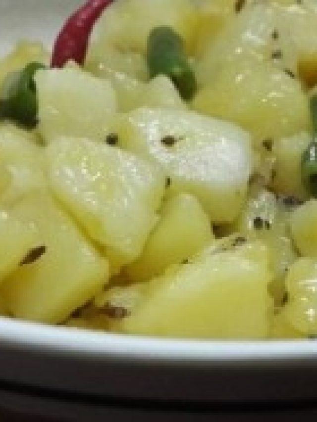 এই সিক্রেট মশলা শুধু মেশান, সাদা আলুর তরকারি দারুণ সুস্বাদু হবে