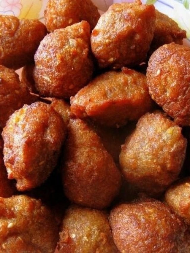 তালের বড়ার এটাই সবচেয়ে সুস্বাদু রেসিপি, অনেকেই জানে না