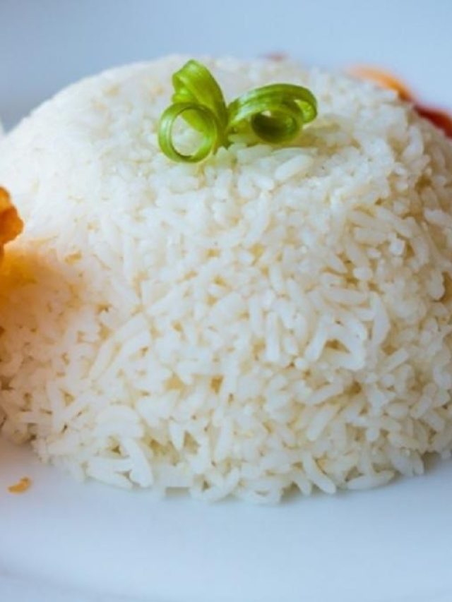 খাসি অথবা সরষে ইলিশের সঙ্গে জমে যাবে, এভাবে ভাত বানান