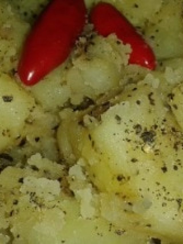 এই ফোড়ন দিলেই আলু মরিচ সুস্বাদু হবে, মুখে লেগে থাকবে