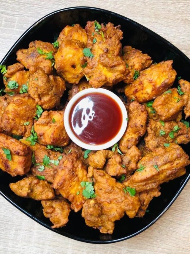 বৃষ্টিতে পকোড়া খেতে মন চায় কেন জানেন?