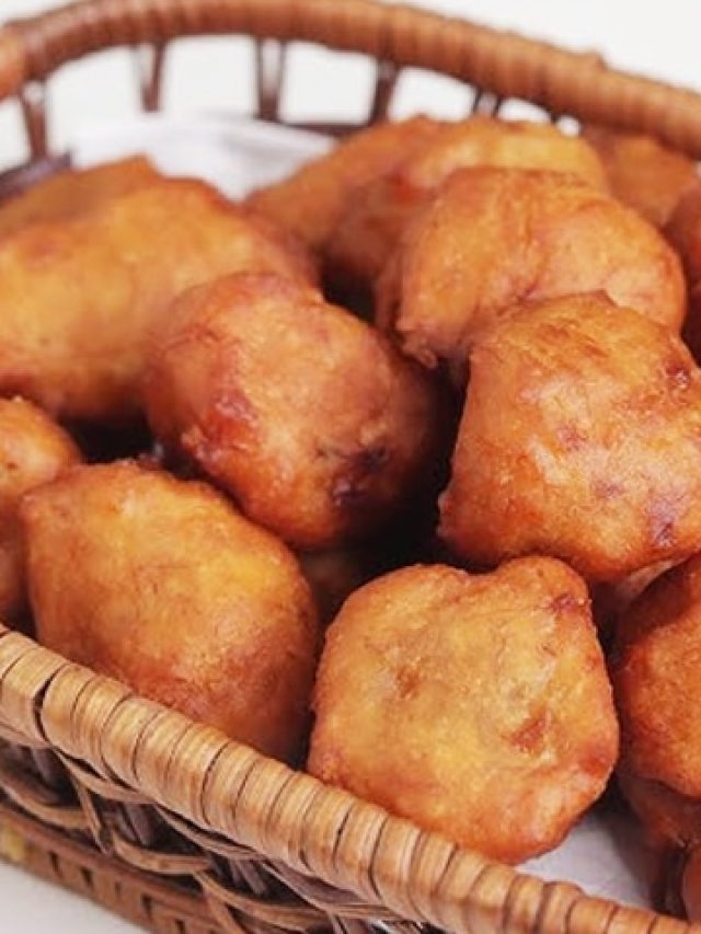 পেকে ল্যাতল্যাতে হয়ে গেছে কলা, না ফেলে বানিয়ে নিন বড়া