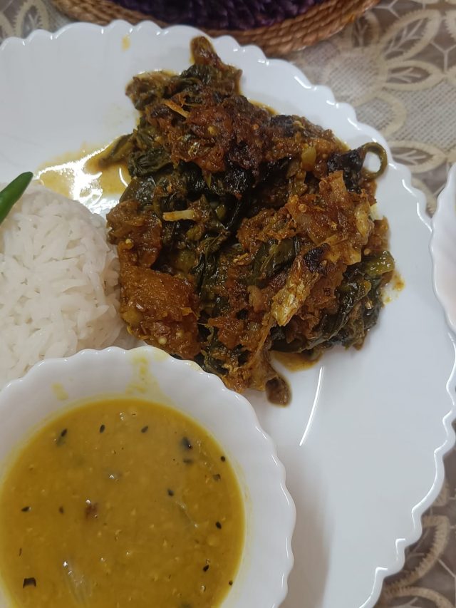 স্বাদ পাবেন অনুষ্ঠান বাড়ির, মাছের কাঁটা দিয়ে সাবেকী ছ্যাঁচড়া, রেসিপি দিলেন পিসিমা