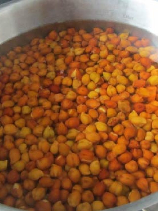 ভেজানো ছোলা থেকে গন্ধ দূর করার দারুণ ২টি ট্রিকস, মায়েরা এগুলো করেন