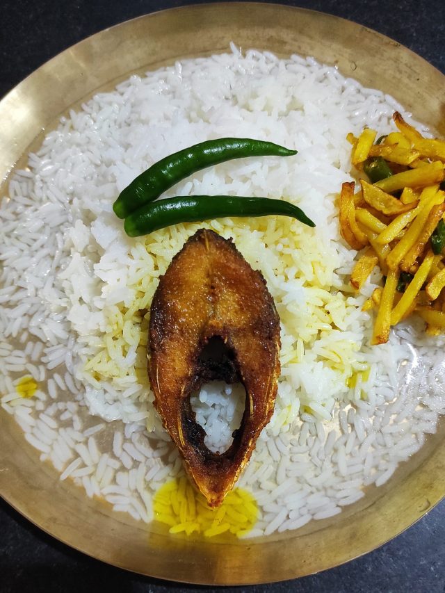 কম তেলেই হবে মুচমুচে মাছ ভাজা, পাকা রাঁধুনিদের টিপস