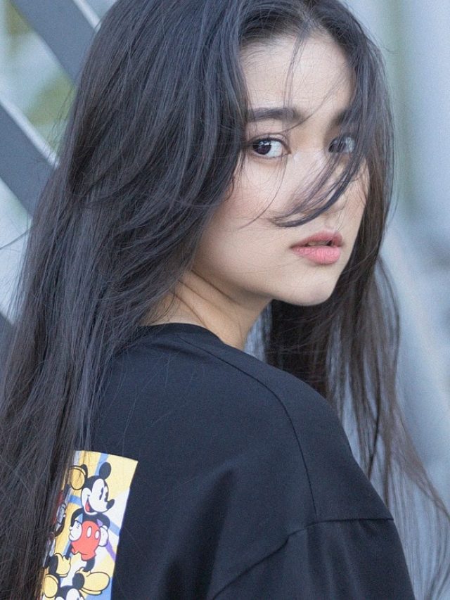 কাদের জীবন থেকে দুঃখ যেতে চায় না জানেন?