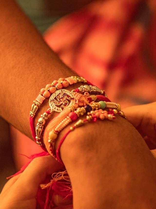 Top tech gifts under Rs 5000 for Raksha Bandhan 2024: Reliance JioTag Air, Xiaomi Pocket Power Bank, Noise Colorfit Ultra 3 smartwatch and more