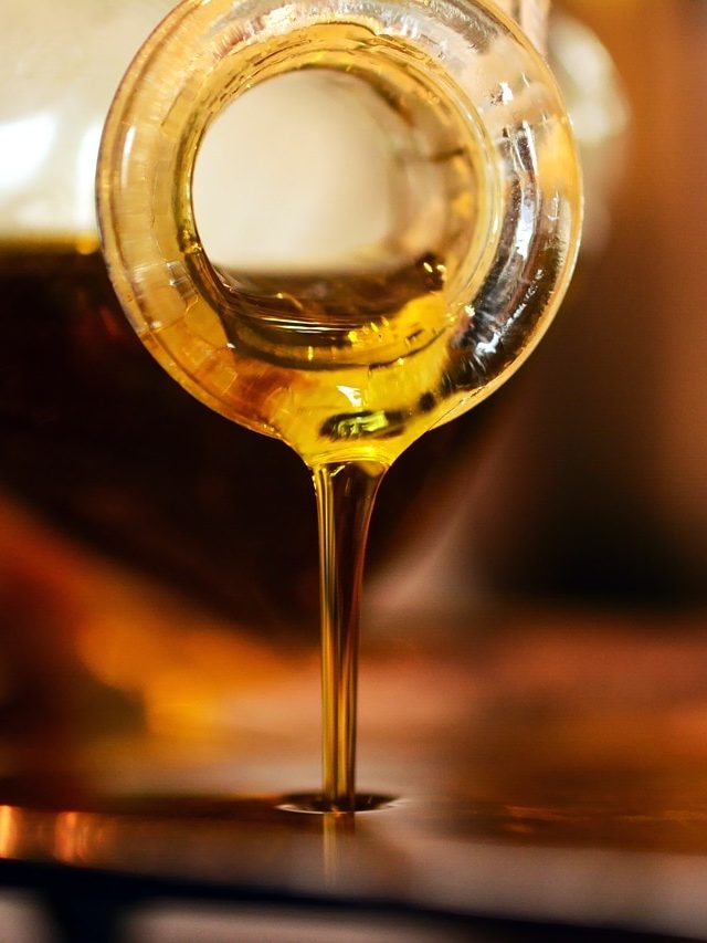 এই তেল ব্যবহার করলেই গ্লো করবে স্কিন, বাড়বে যৌবনও