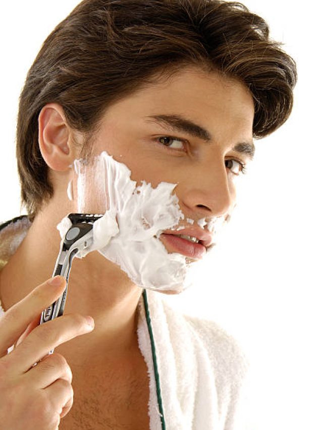 ফটকিরি না লোশন, দাড়ি কাটার পর মুখে কোনটা লাগানো ভাল?