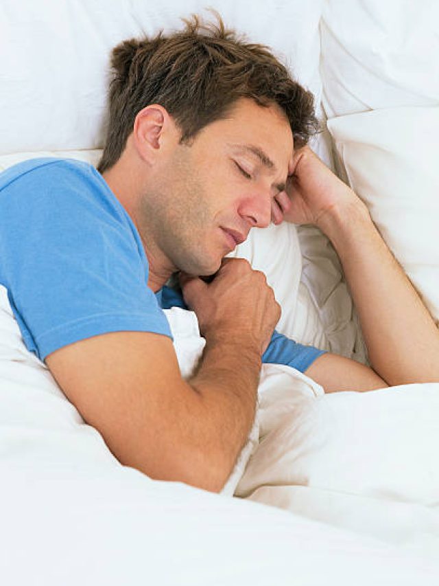 মাথার কাছে এসব জিনিস রেখে ঘুমোবেন না, ভিখারি হয়ে যাবেন