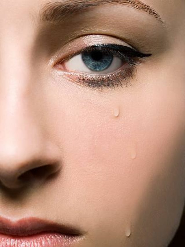 কাঁদলে এসব উপকার পাওয়া যায়, জানলে সত্যিই অবাক হবেন