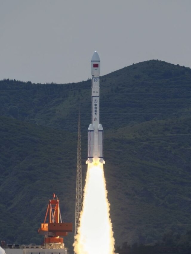 'Be ready for catastrophe': Chinese satellite that exploded in space threatens 1000 satellites in low Earth orbit