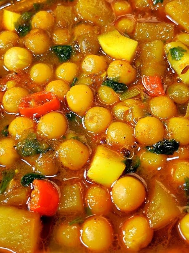 বাড়িতে এভাবে বানান রাস্তার দোকানের মতো ঘুগনি, মুখে লেগে থাকবে