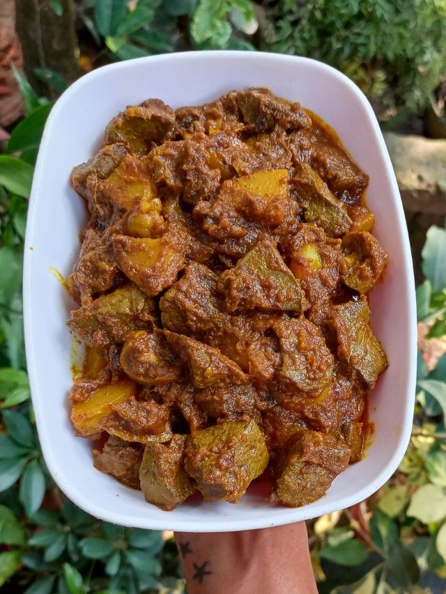 খাসির এই অংশটার স্বাদও লাজবাব, পাঁঠার মেটে চচ্চড়ি এইভাবে রেঁধে দেখুন