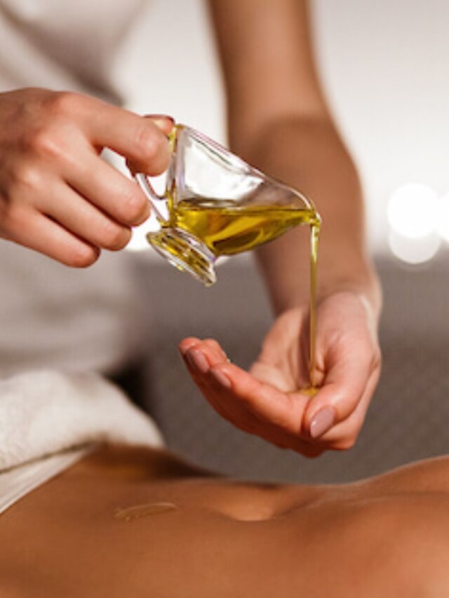 নারী-পুরুষ দীর্ঘ যৌবন চান? রাতে নাভিতে দিন এই দুই তেল