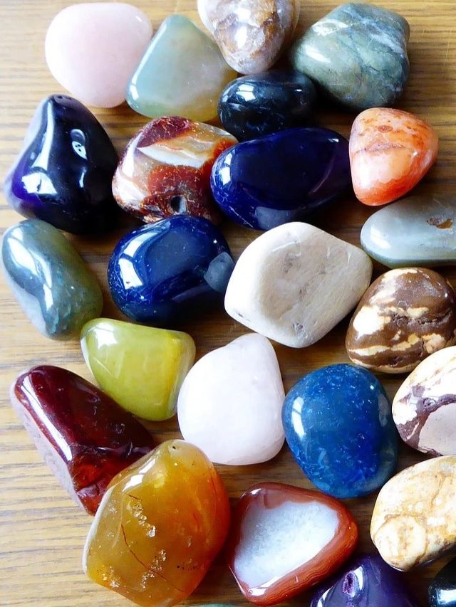 সোনার মতোই দামী, আকছার পাওয়া যায় এই পাথর; কাছে আছে?