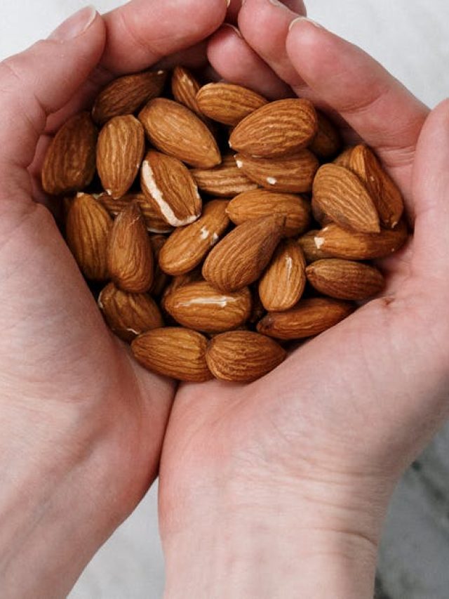 বয়স অনুযায়ী প্রতিদিন কয়টি আমন্ড খাওয়া উচিত? জেনে রাখুন