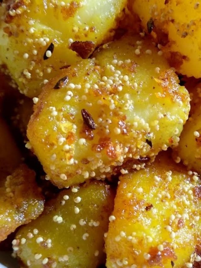 বীরভূম স্টাইল রসুন-পোস্ত বানিয়ে ফেলুন, শীতে গরম ভাতে আর কিচ্ছু লাগবে না