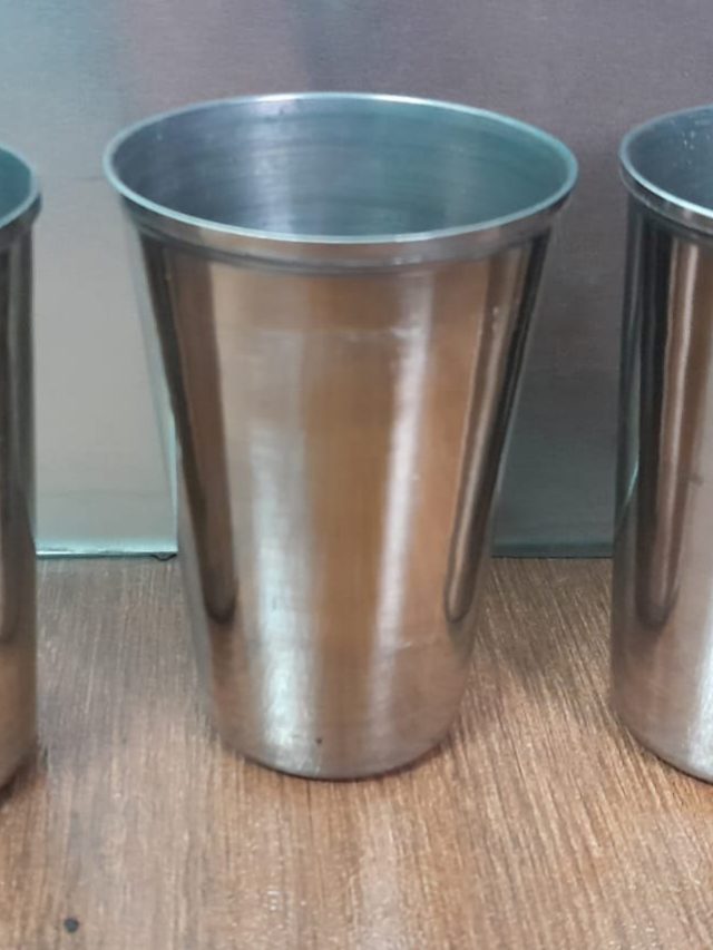 কাচের ইংরেজি গ্লাস, তাহলে গ্লাসের বাংলা কী?