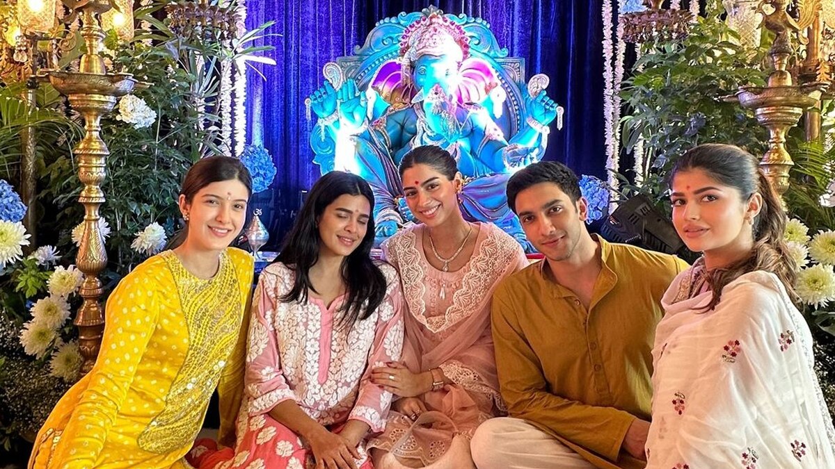 हीरो के प्यार में कपूर खानदान की लाडली बेटी, संग की गणपति पूजा, रिश्ता कंफर्म!