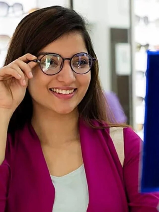 কোন মুখে কেমন চশমা মানায়? রইল ৭ টিপস