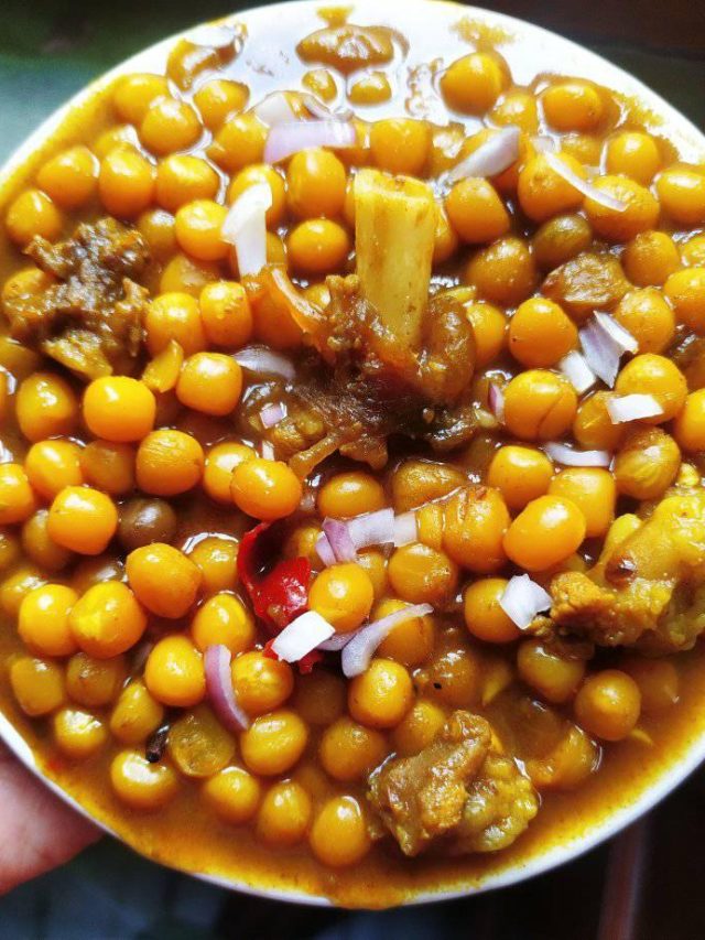 ঘুগনি মুখে লেগে থাকবে, রইল ঝুমা বউদির রেসিপি