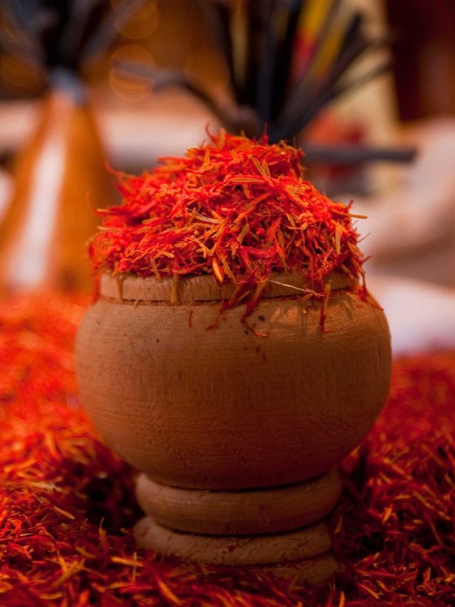 কেশরের ছোট্ট টোটকা, এক চুটকিতেই পকেটে টাকা ঢুকবে 'সাঁই সাঁই' করে