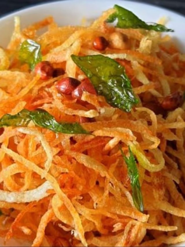 বিয়ে বাড়ির মতো ঝুরি আলুভাজা বানান বাড়িতেই, এভাবে