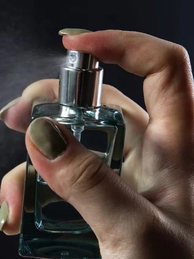 একবার মাখলে ৮-১০ ঘণ্টা স্থায়ী হয়, পারফিউম মাখার সঠিক নিয়ম এটাই