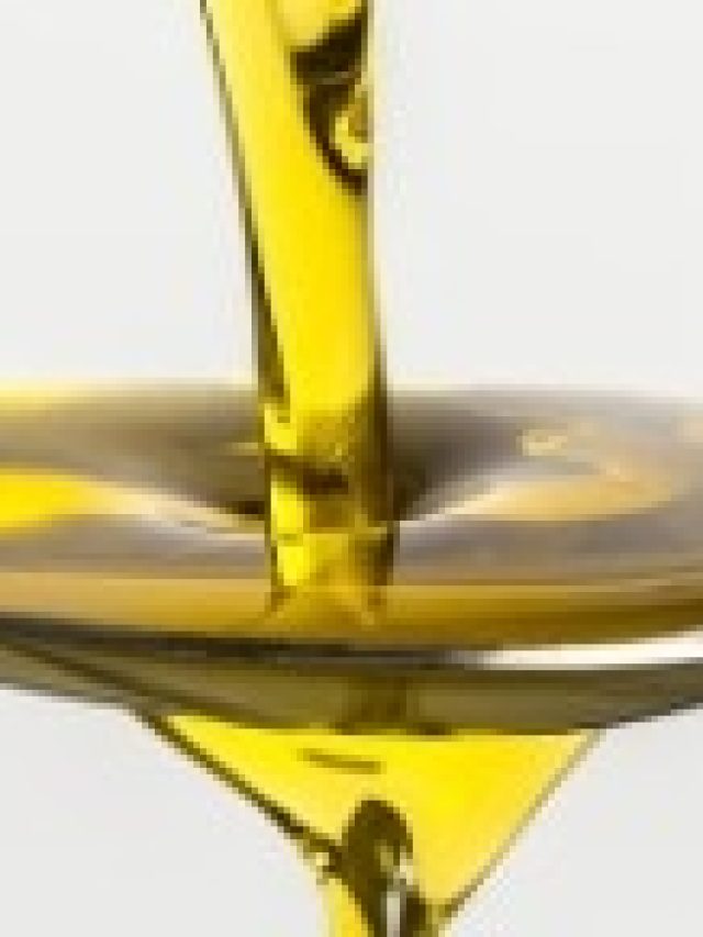 রোজ রাতে ২ ফোঁটা নারকেল তেল, উপচে পড়বে সবকিছু