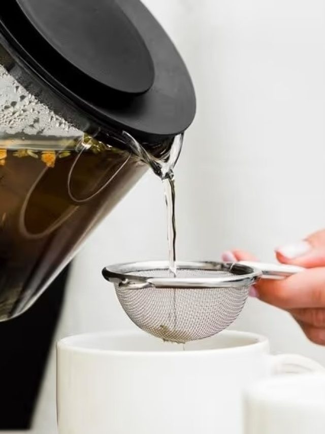 চায়ের ছাঁকনি নোংরা হয়ে গেছে? এইভাবে দ্রুত হবে ঝকঝকে