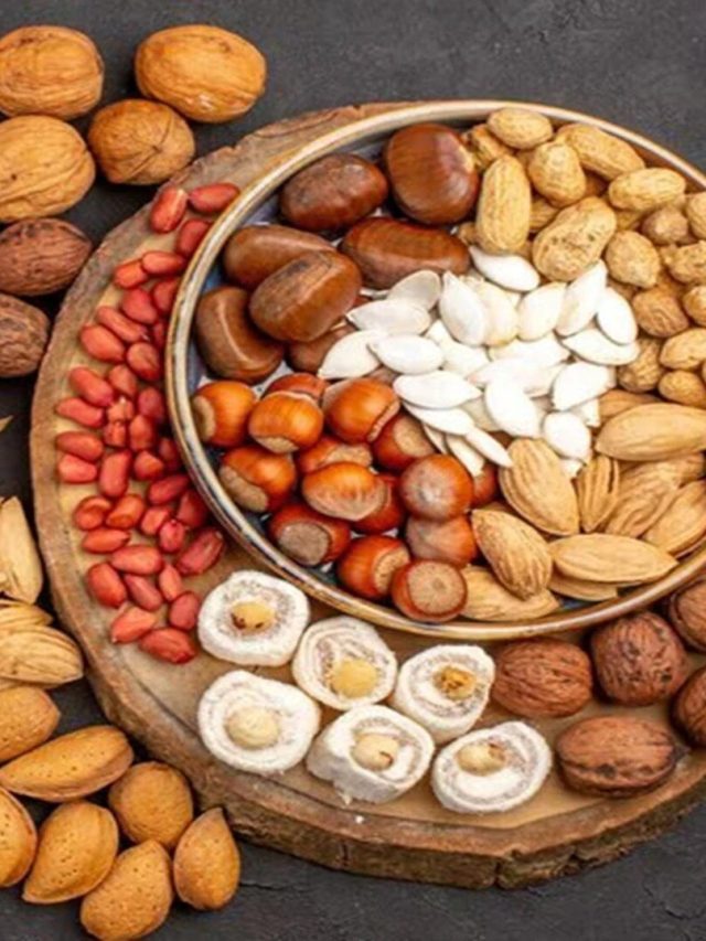 ভিজিয়ে না সরাসরি? কোন ড্রাই ফ্রুটস কীভাবে খেলে উপকার?