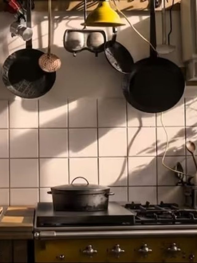 রাতে রান্নাঘরে গোপনে করুন এই  কাজ, ধনী হতে সময় লাগবে না