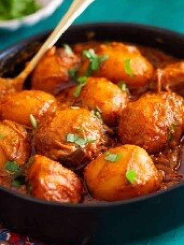 এই সিক্রেট মশলা মেশান শুধু, আলুর দম দারুণ সুস্বাদু হবে খেতে