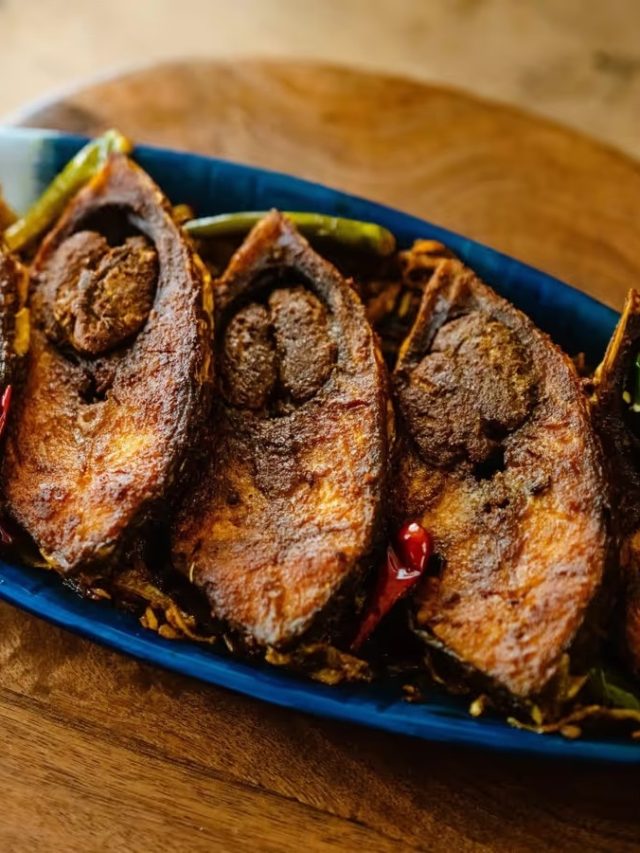 চেটেপুটে খাবে সবাই, ইলিশের টিক্কা এভাবে বানালে হবে হিট