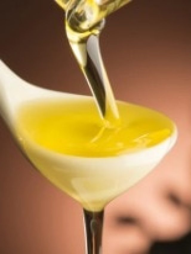 রোজ ১ ফোঁটা সর্ষের তেল, কালো কুচকুচে চুলের  চাষ হবে মাথায়