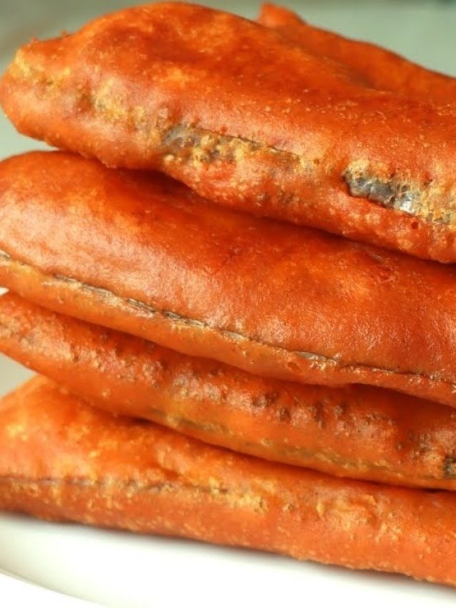 কুমড়ো-বেগুন তো অনেক হল, এই জিনিসের ফুলুরি বানিয়ে দেখুন; চমৎকার