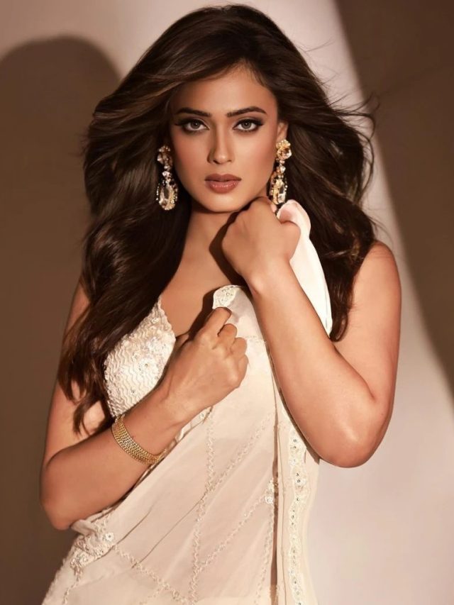 ৬০ বছরেও ৩০-এর যৌবন, পেতে চান? সিক্রেট জানালাম