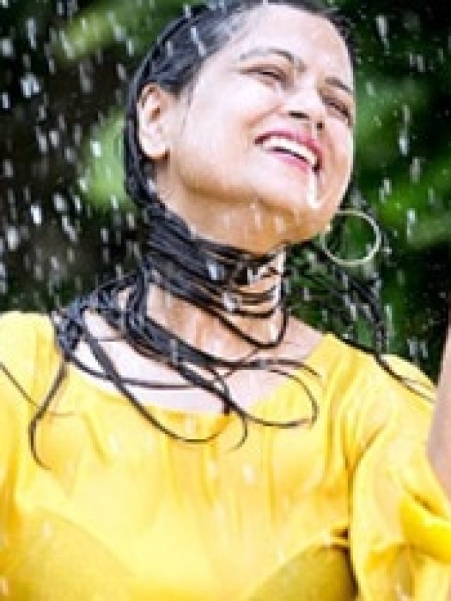 বৃষ্টিতে ভিজলে এসব উপকার হয়, জানুন