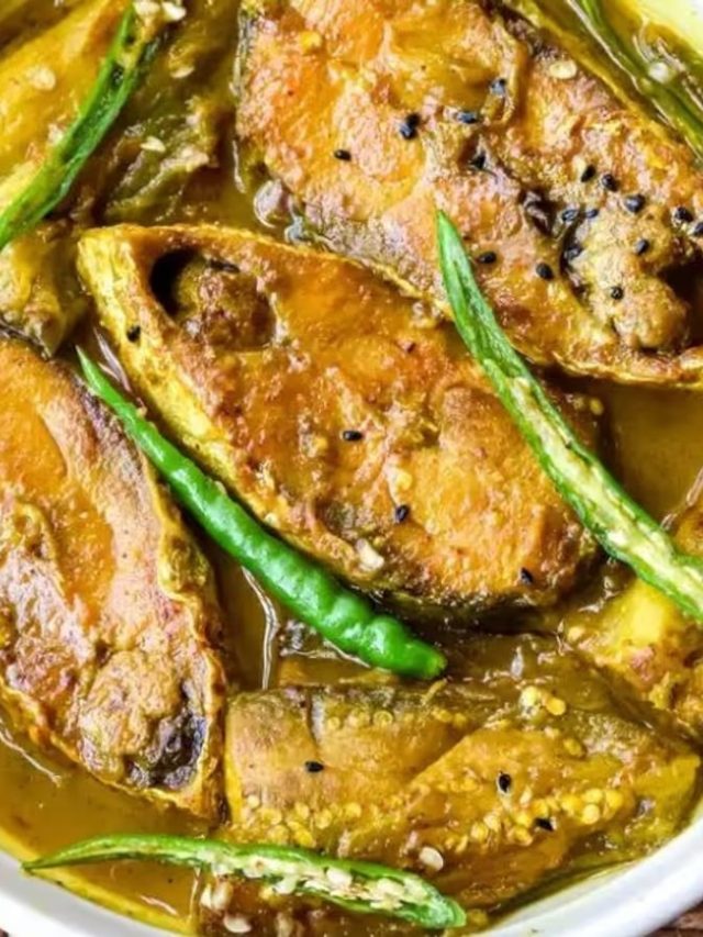 ইলিশের পাতলা ঝোল, পেলেই ভাত খাবেন অন্তত এক হাতা বেশি