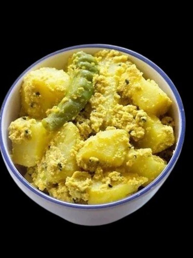 আলু পোস্ত রান্নার সময় কখন দিতে হবে পোস্ত? জেনে নিন রাঁধুনির টিপস