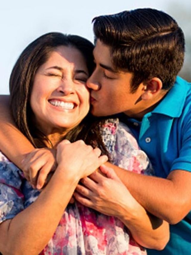 চুম্বন খেলে এসব কঠিন রোগ হয়, অনেকেই জানেন না