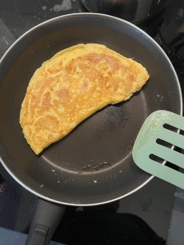 ওমলেট আর মামলেটের মধ্যে পার্থক্য কী?