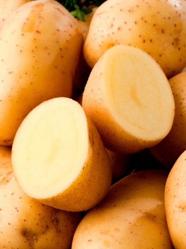 জলের অভাব? এভাবে আলু সিদ্ধ করতে কিচ্ছু লাগে না